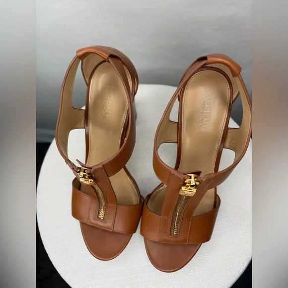 Michael Kors Brown Leather Front Zip Block Heel Sandals Size 8(B94)”✨ - Picture 5 of 11